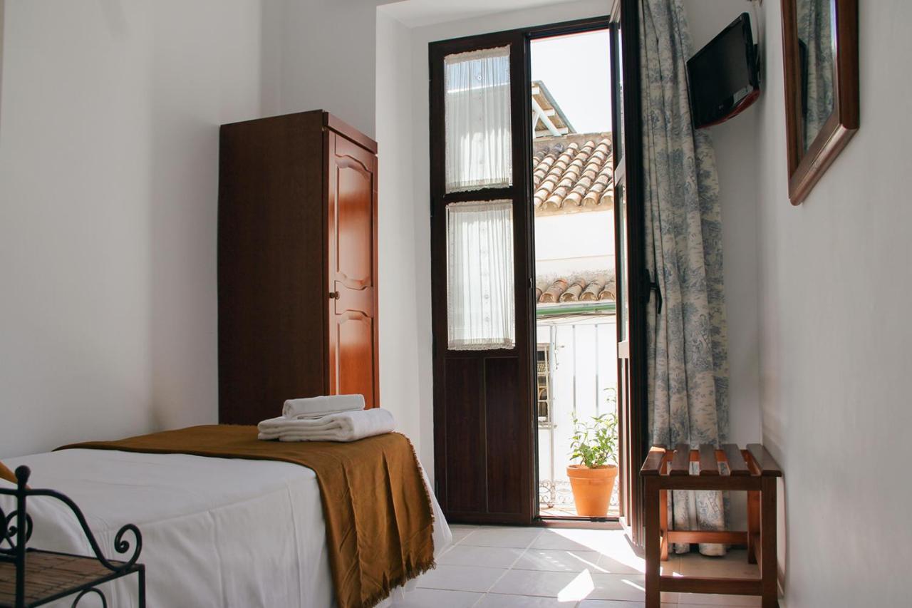 Single Room,1002064038:JPEG