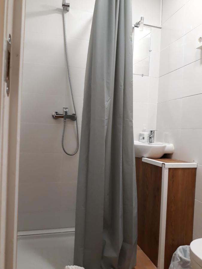 Habitación Doble con baño privado - 2 camas