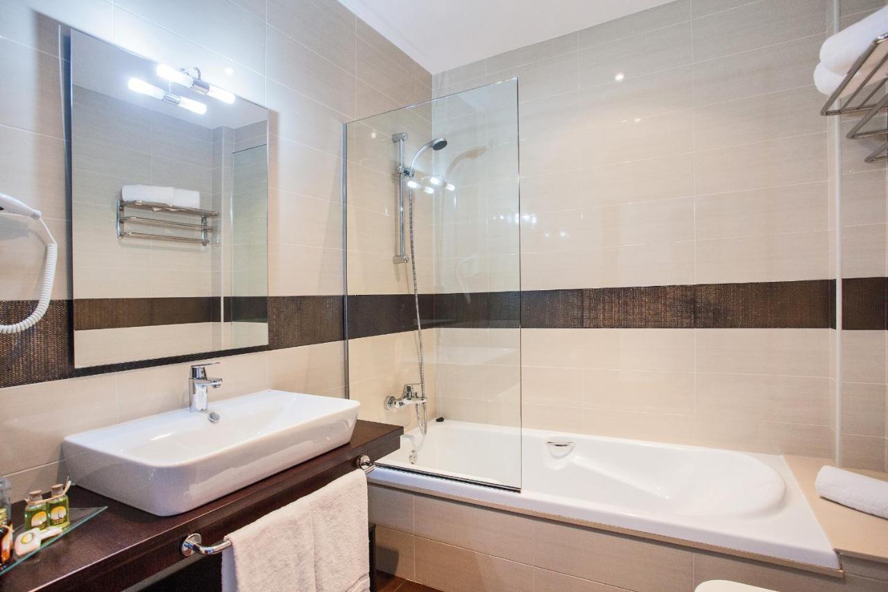 Double or Twin Room with Sea View,1765596388:JPEG
