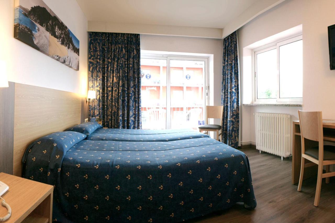 Double or Twin Room,683362668:JPEG