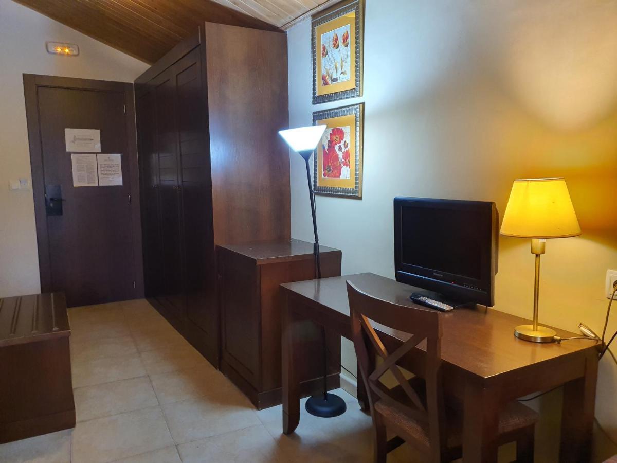 Classic Quadruple Room,1074360730:JPEG