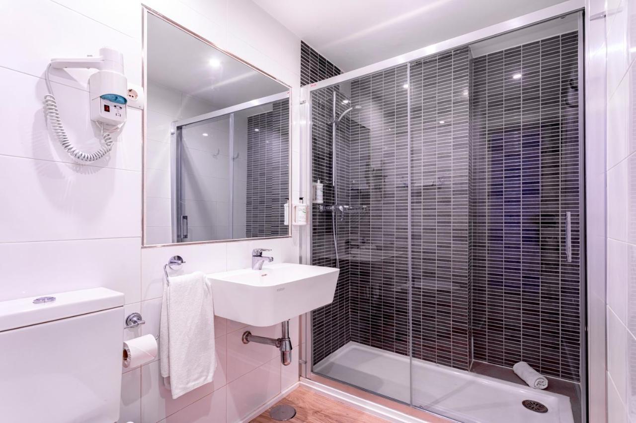 Double Room with Pool View,1272773815:JPEG