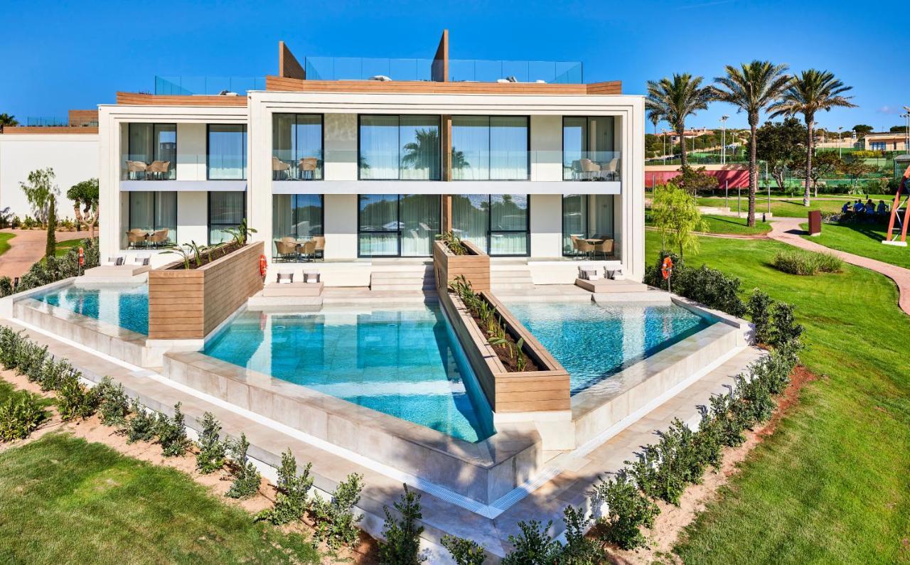 Prestige Suite with Pool Access