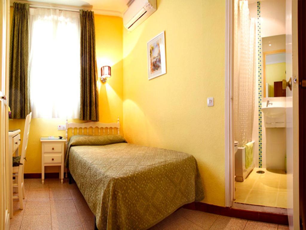 Single Room,1589451886:JPEG
