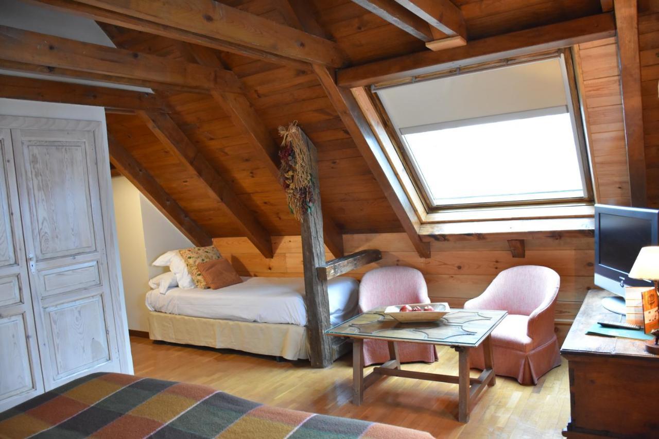 Triple Room (2 Adults + 1 Child)
