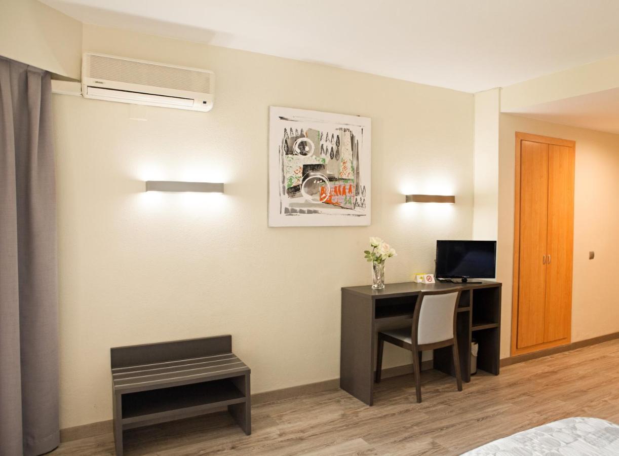 Single Room,753129950:JPEG