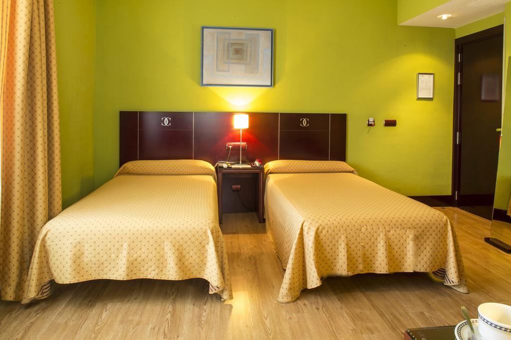 Twin Room,1207759741:JPEG