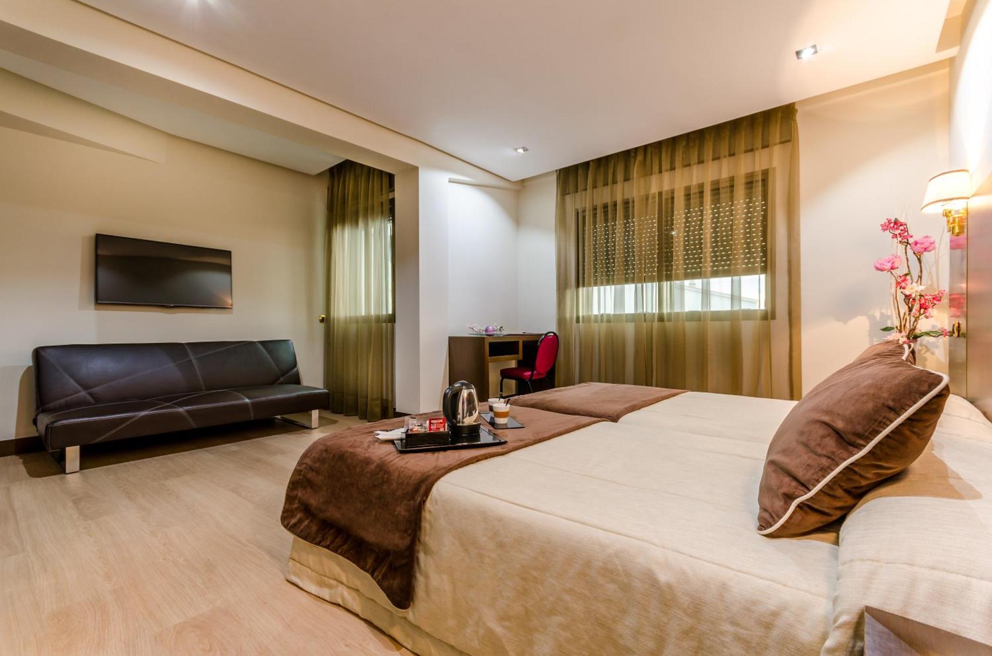 Suite,1479788123:JPEG