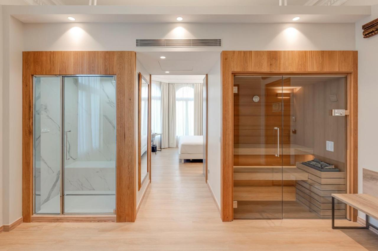 Suite Mirlo with Hammam, Hydromassage Bathtub and Sauna