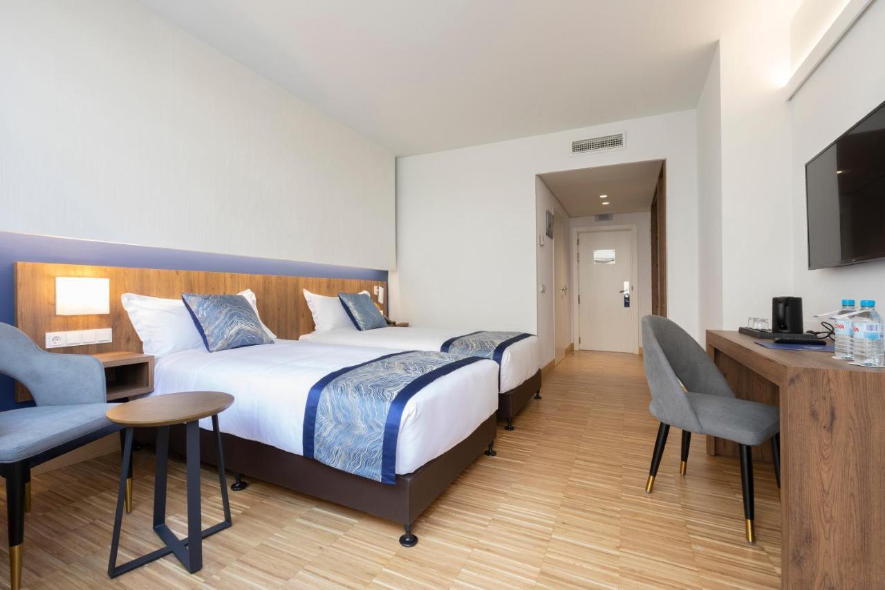 Habitación Doble (1 adulto + 1 niño)