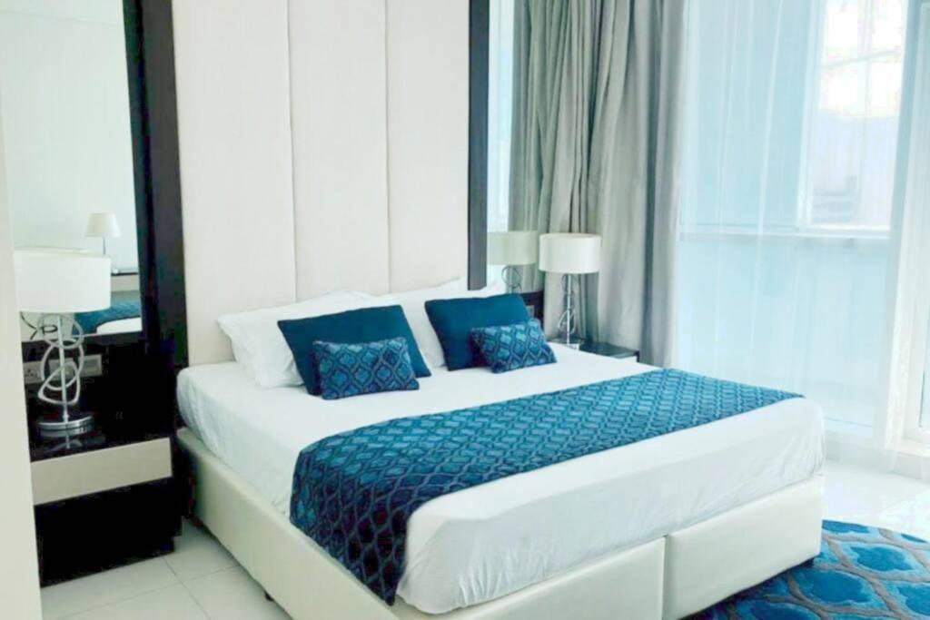 Large Double Room,1344384830:JPEG