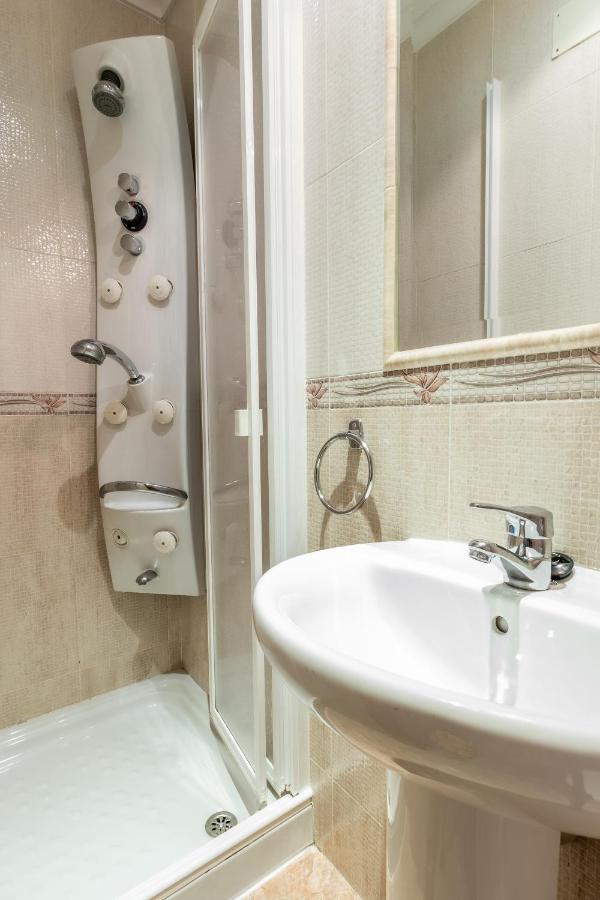 Habitación Doble con baño privado - 2 camas