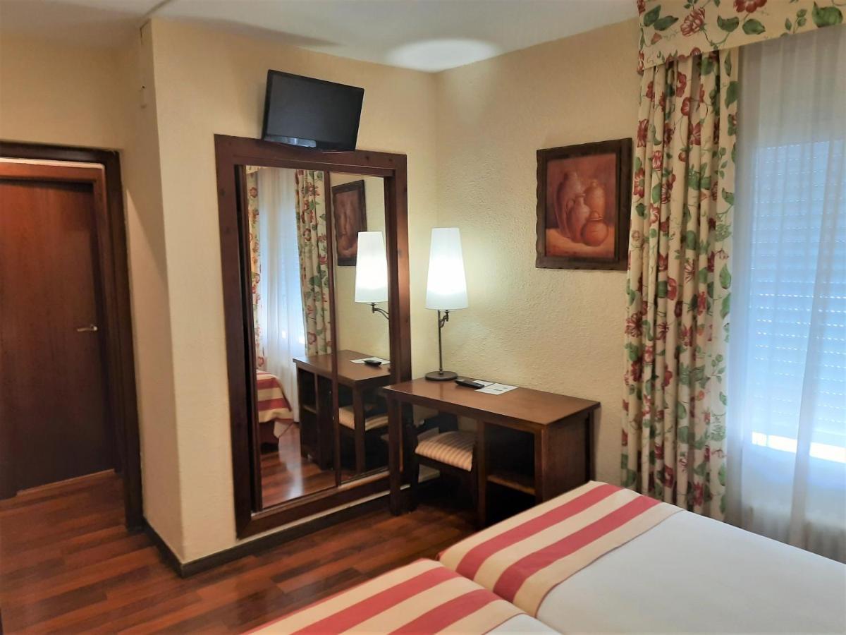 Economy Double Room,1589365036:JPEG