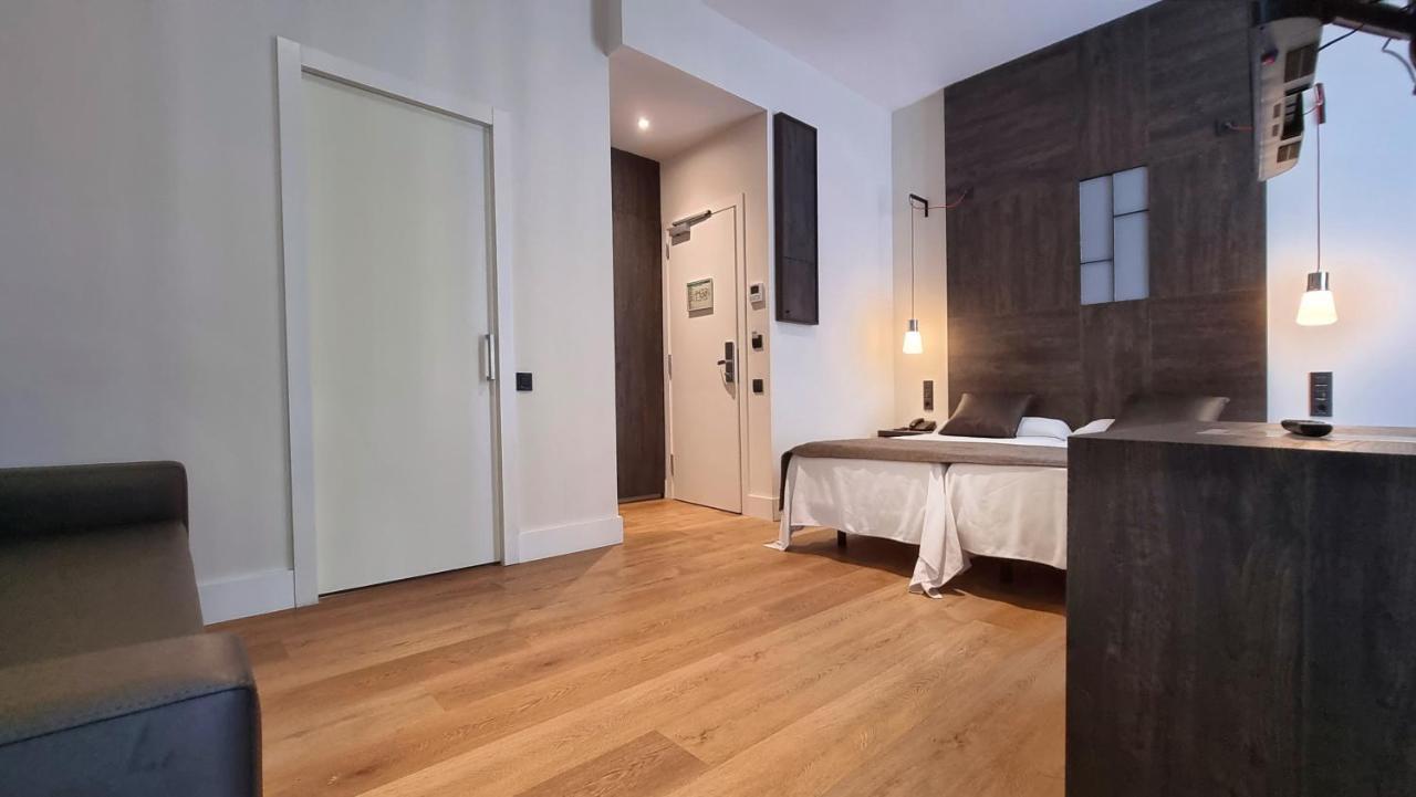 Family Room,1128440478:JPEG