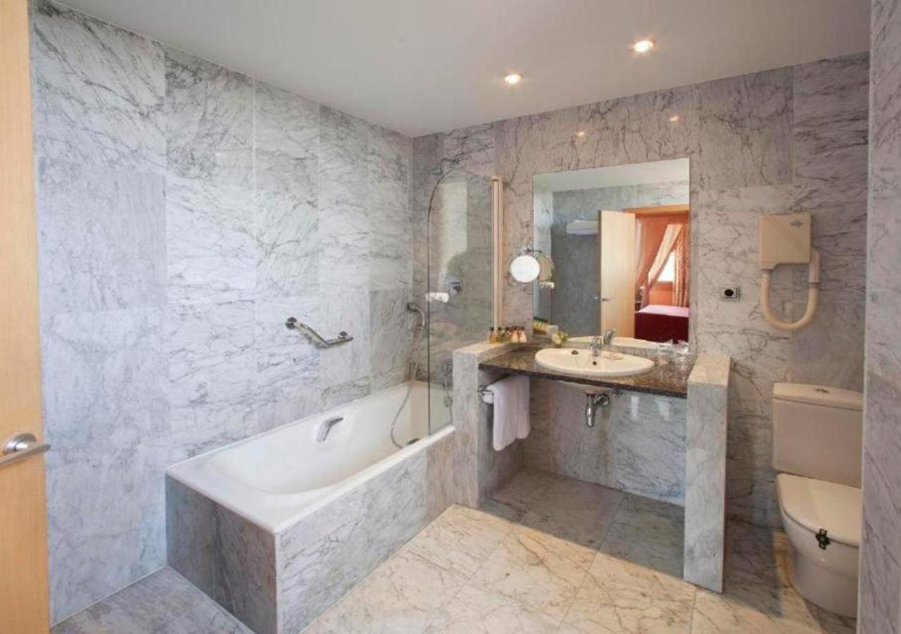 Chambre Double Standard (2 Adultes + 1 Enfant)
