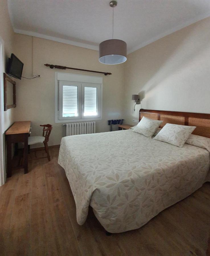 Small Double Room,1112270235:JPEG
