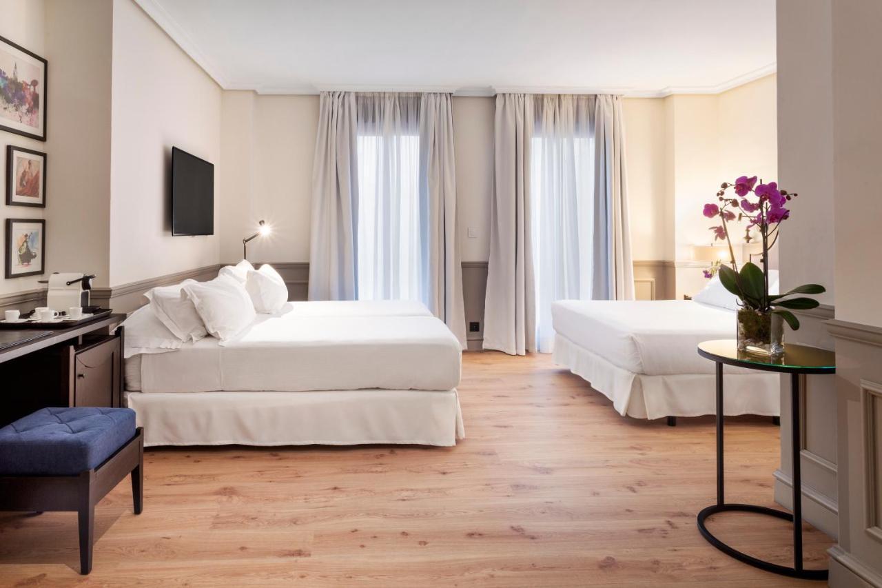 Family Room (2 Adults + 2 Children),1149298573:JPEG