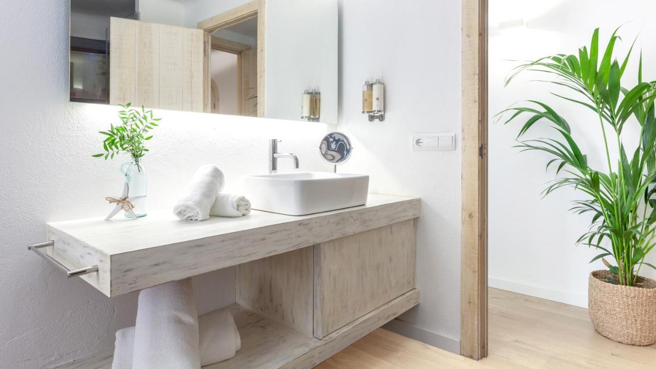 Double or Twin Room with Shower