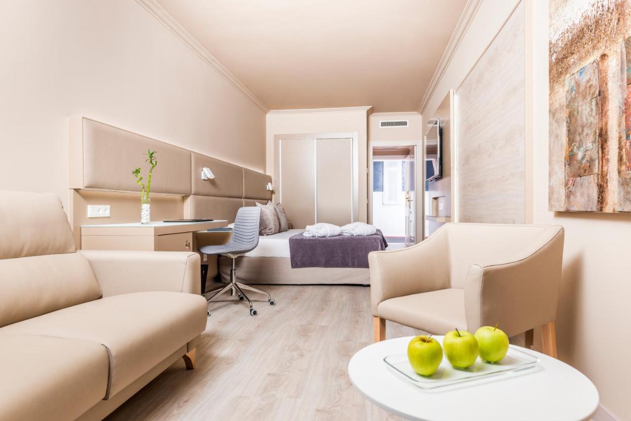 Deluxe Triple Room Spa Access