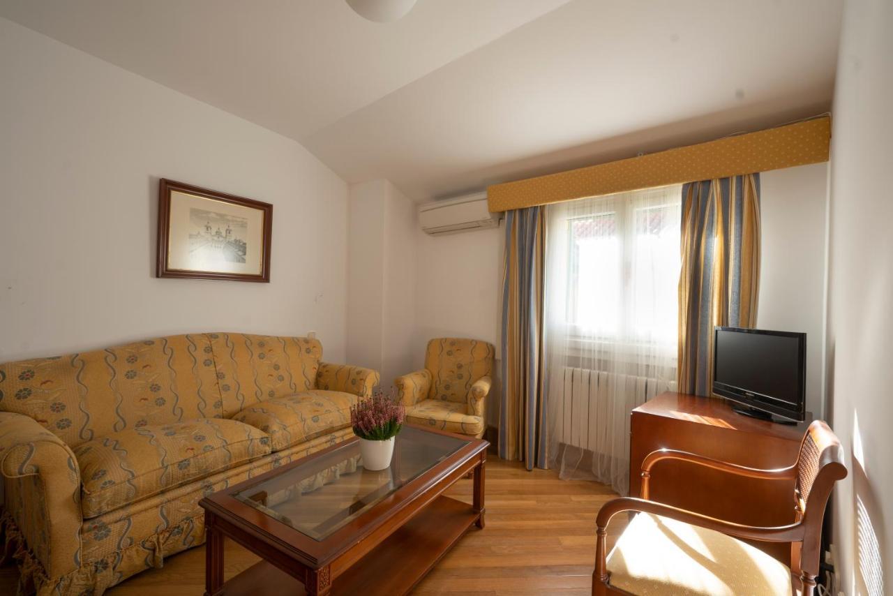 Suite Junior con terraza (2 adultos + 2 niños)