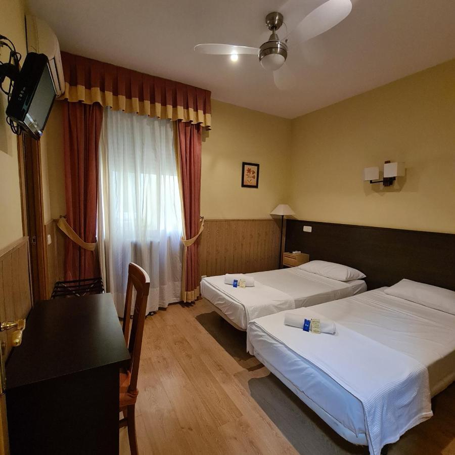 Quarto Triplo Básico