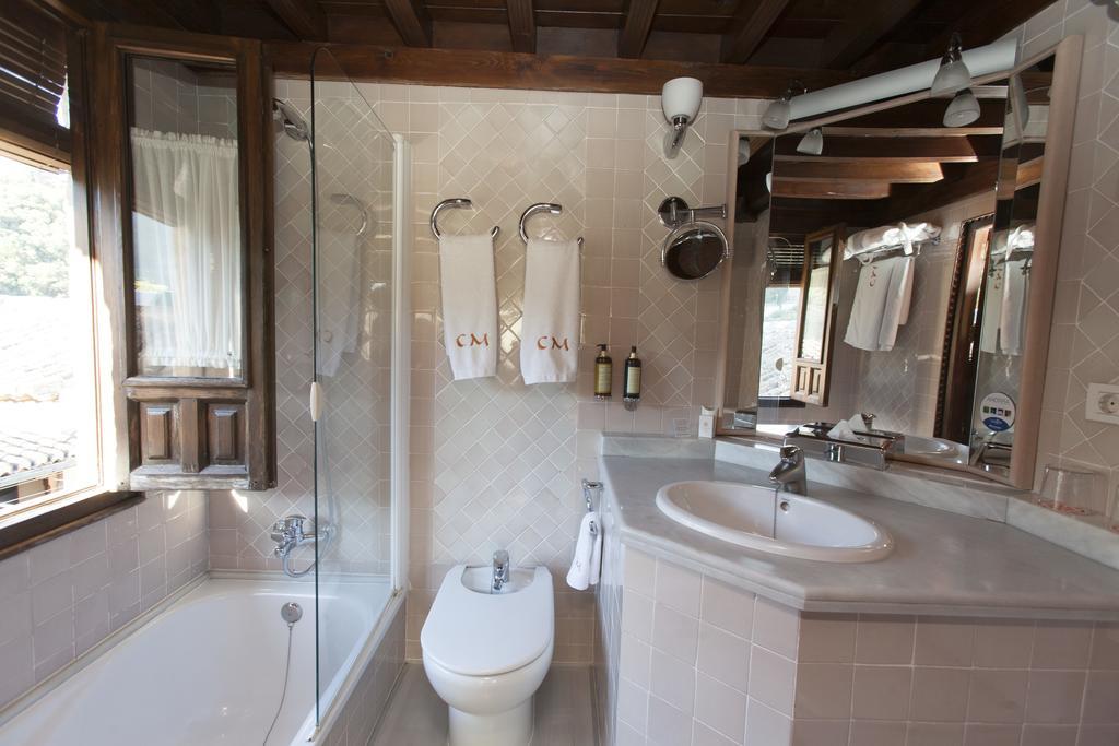 Double Room with frontal Alhambra view,118741921:JPEG