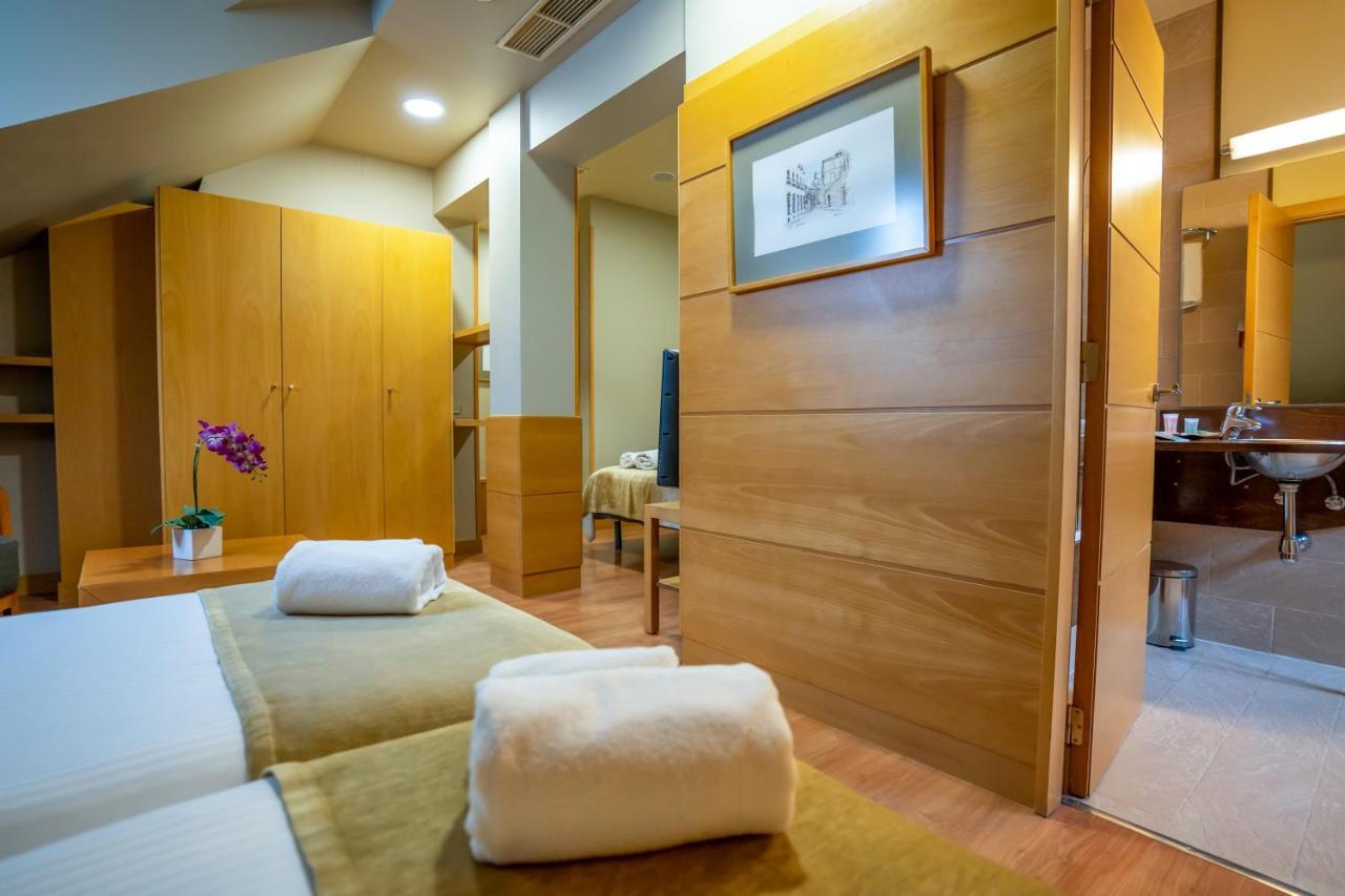 Family Room,1187356738:JPEG