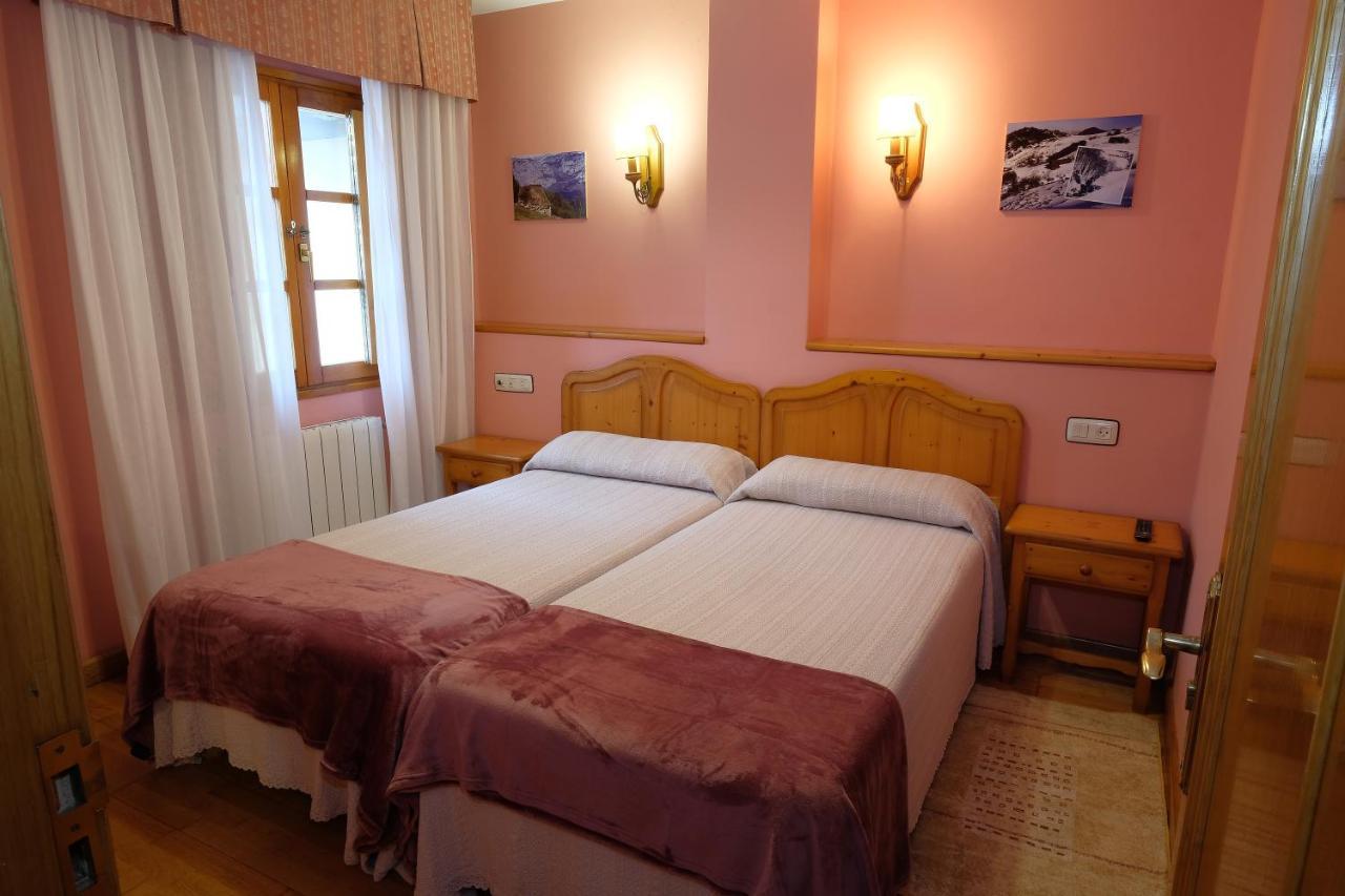 Doppel- oder Zweibettzimmer