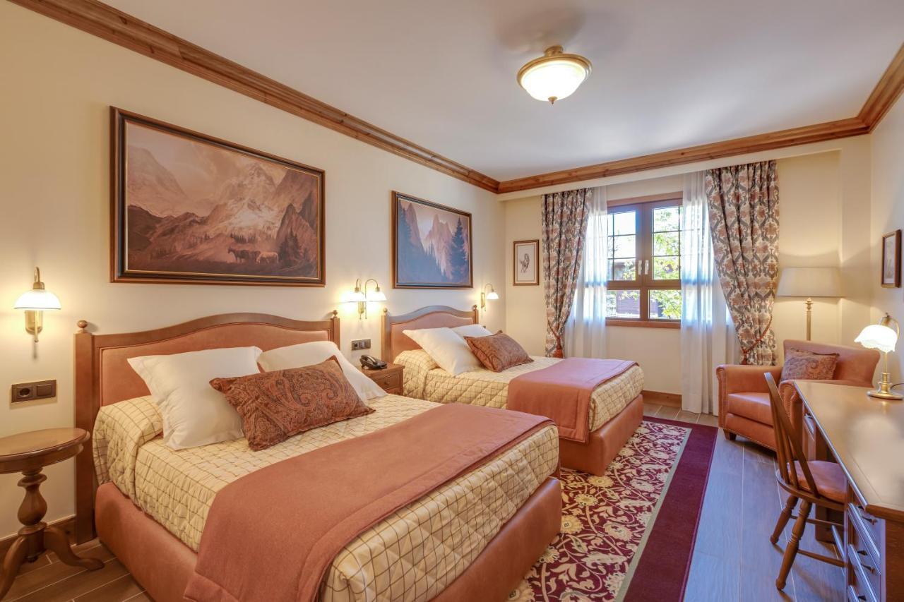 Superior Room with Access to PortAventura Park ( 2 adults + 2 children)  + 1 access to Ferrari Land,1200321460:JPEG