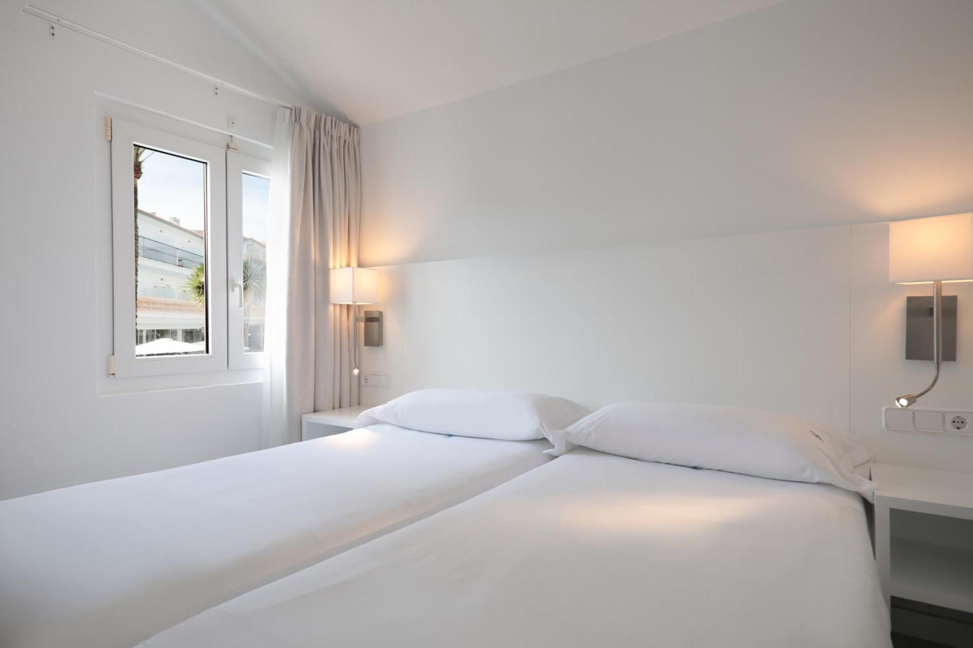 Standard Double Room,773338051:JPEG