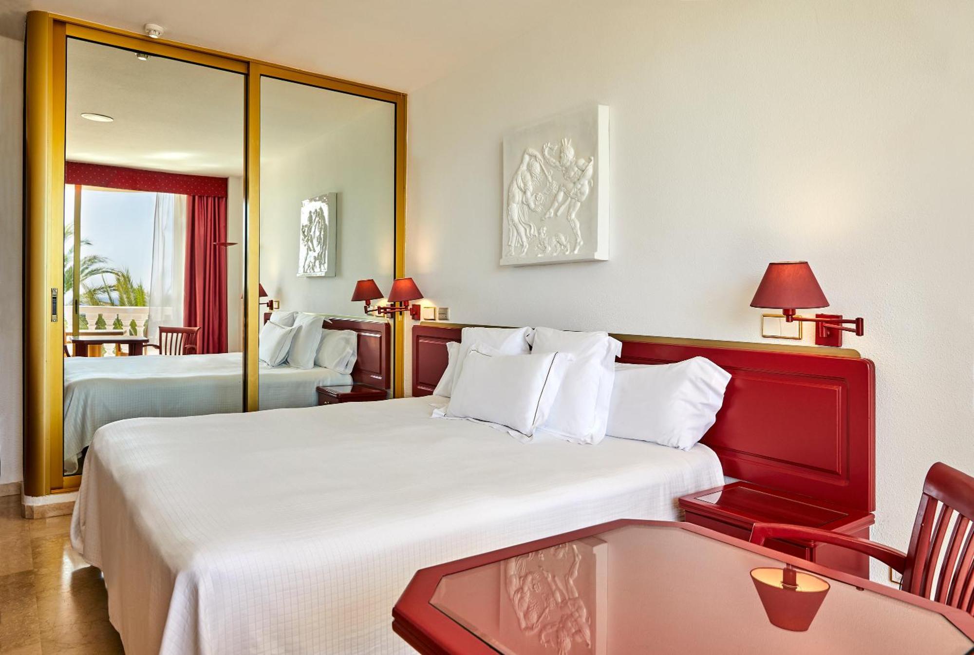 Twin Room with Pool View (2 Adults + 1 Child),1709769900:JPEG