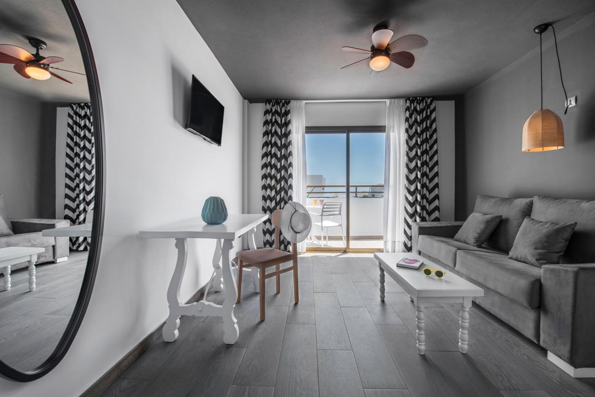 One-Bedroom Apartment,1207530496:JPEG