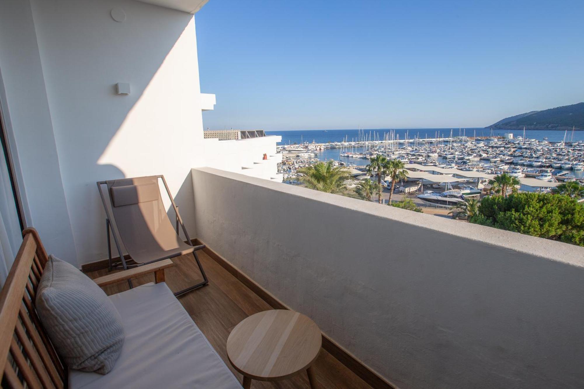 Premium Double Room with Terrace,1605367474:JPEG