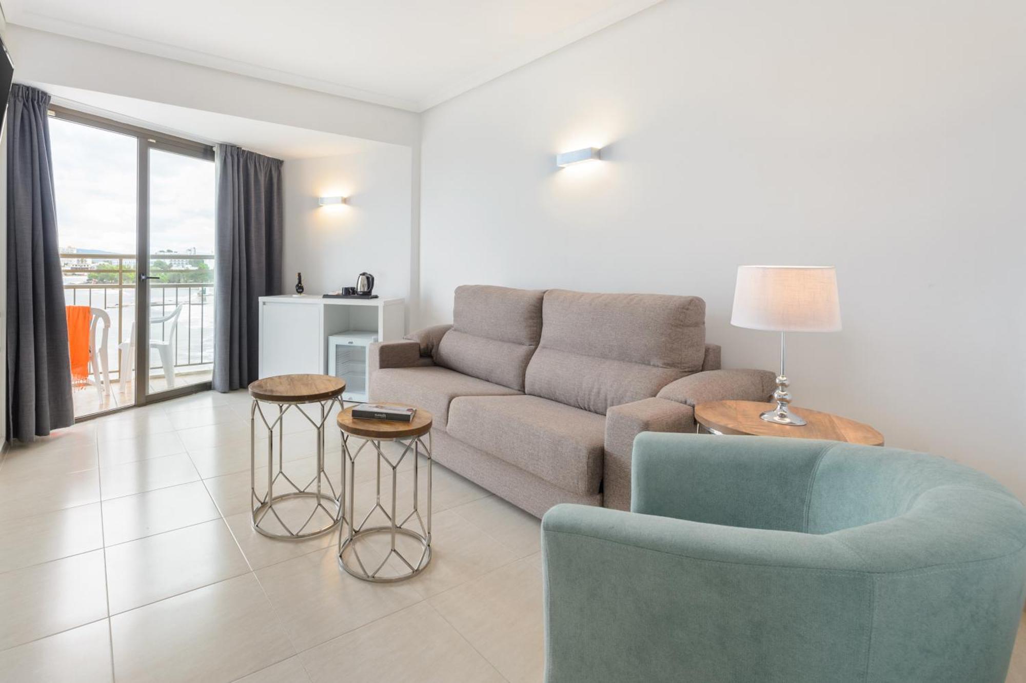 Suite with Sea View,1207562446:JPEG