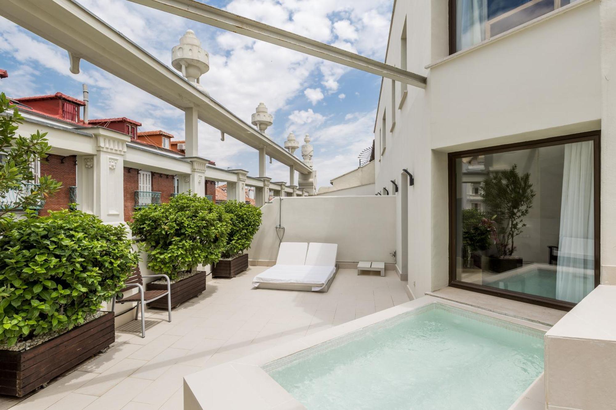 Duplex Suite with Terrace,1479786323:JPEG