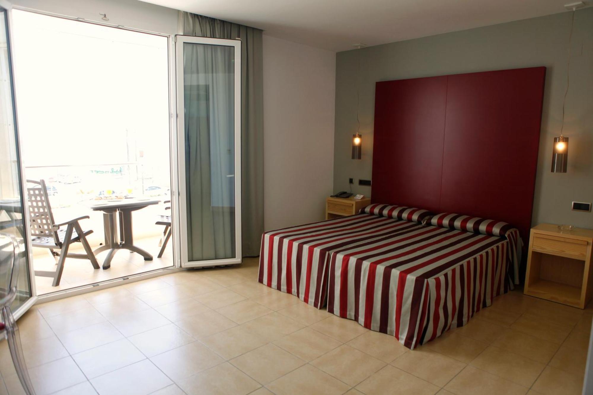 Double Room with Hot Tub and Sea View