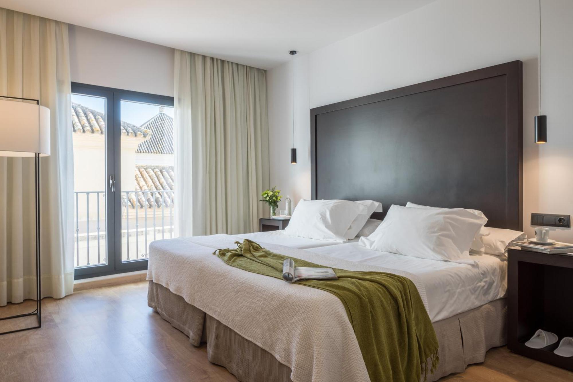 Standard Double or Twin Room (1-2 Adults),1597543084:JPEG