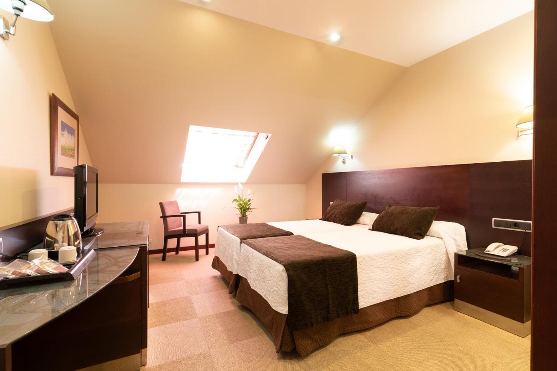 Double or Twin Room,1121897157:JPEG