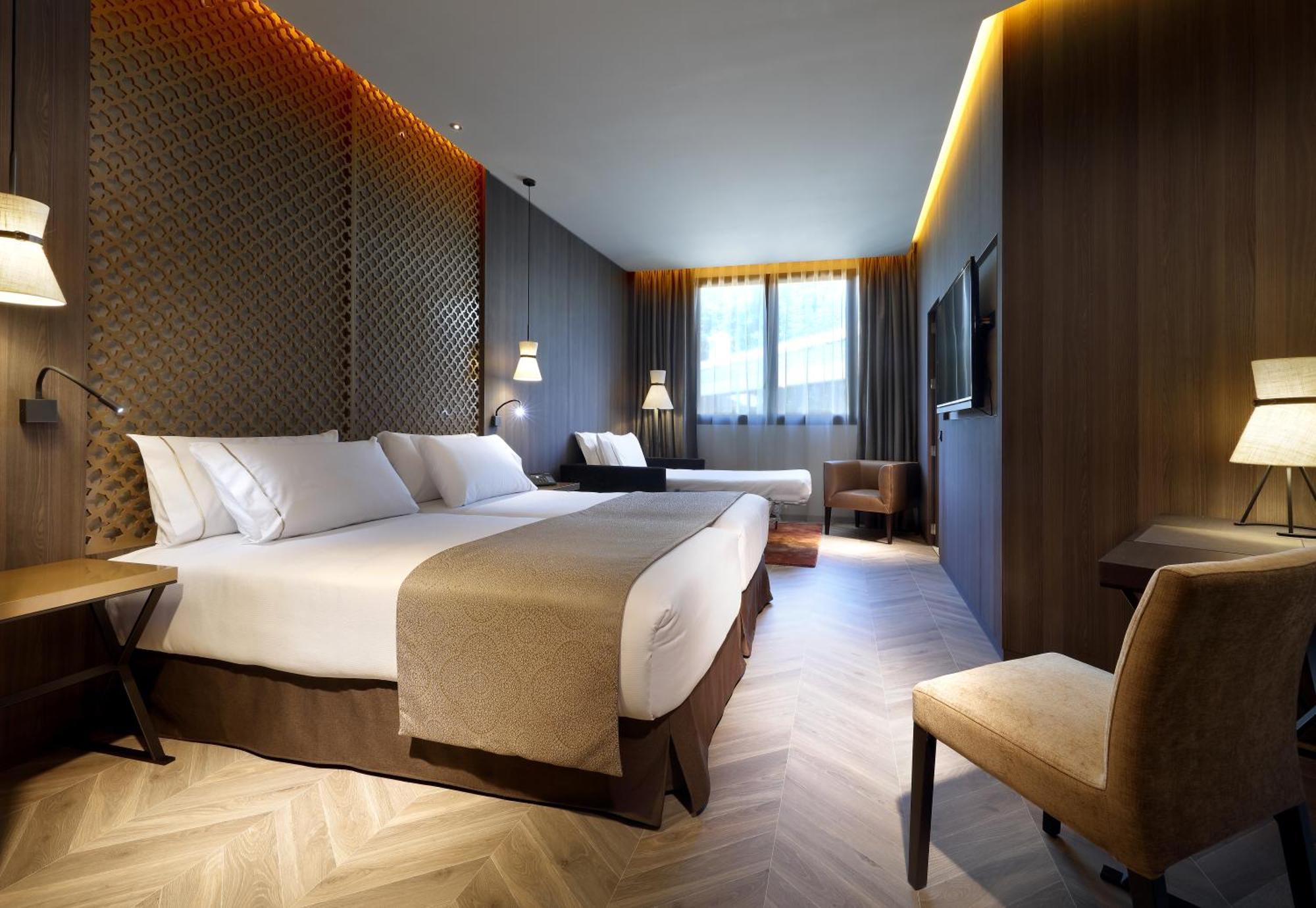 Deluxe Double or Twin Room