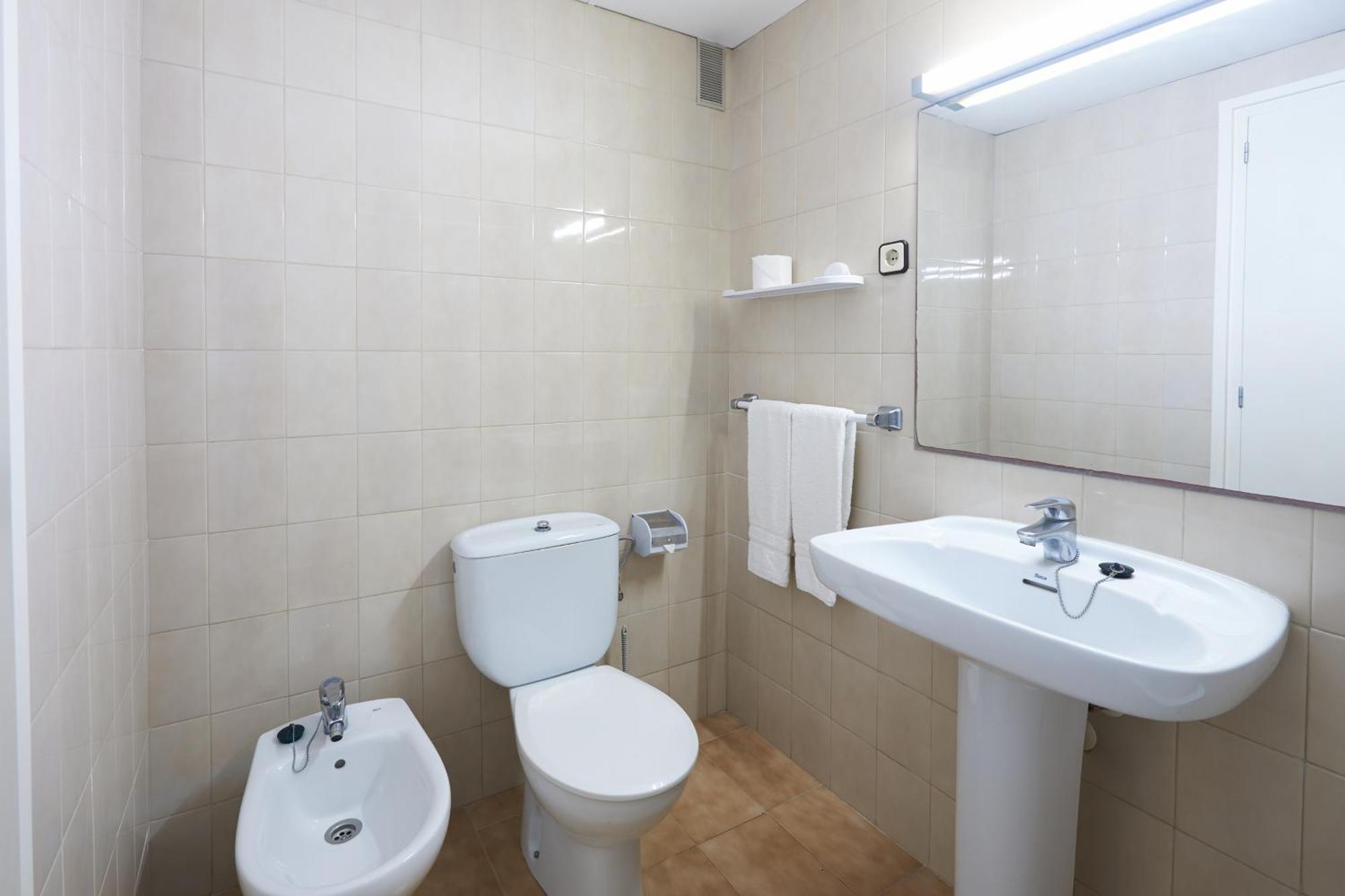 Single Room with Balcony,1765599616:JPEG