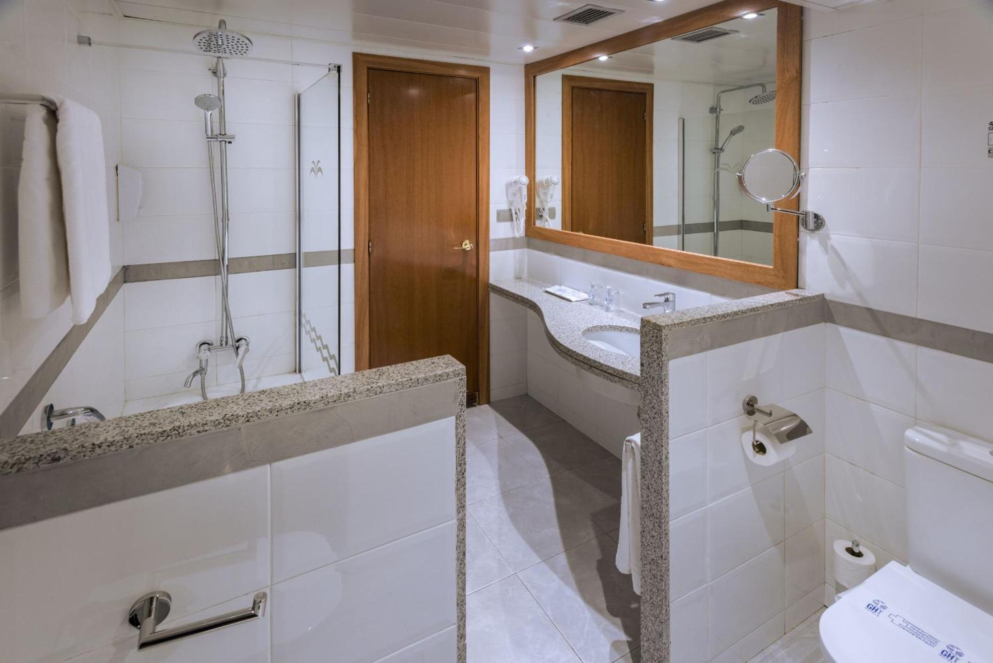 One-Bedroom Apartment,1207895257:JPEG