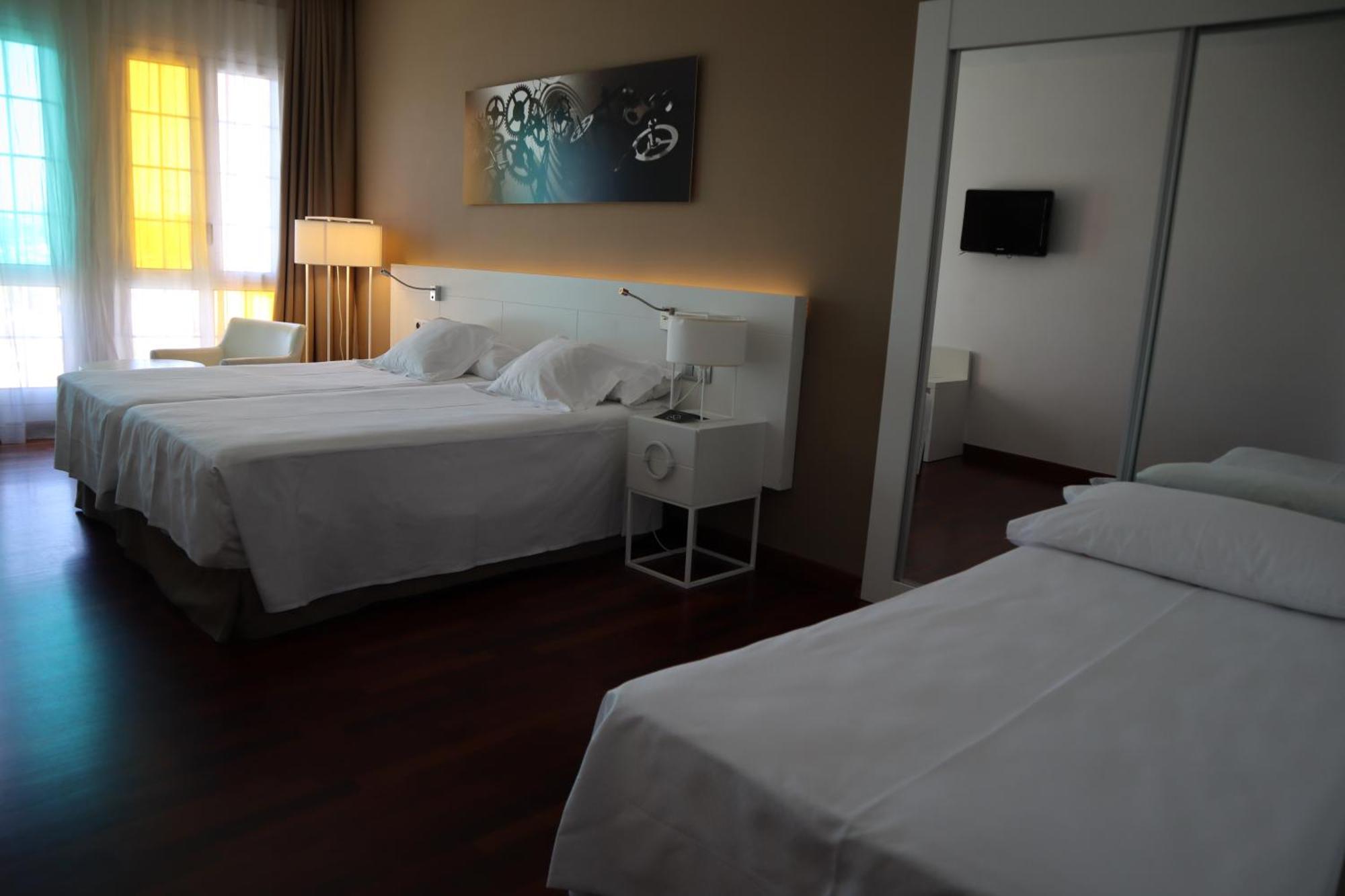 Triple Room,1207946044:JPEG