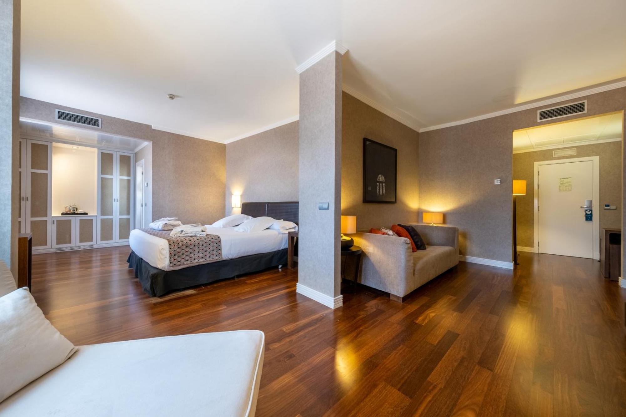 Junior Suite,1644405821:JPEG