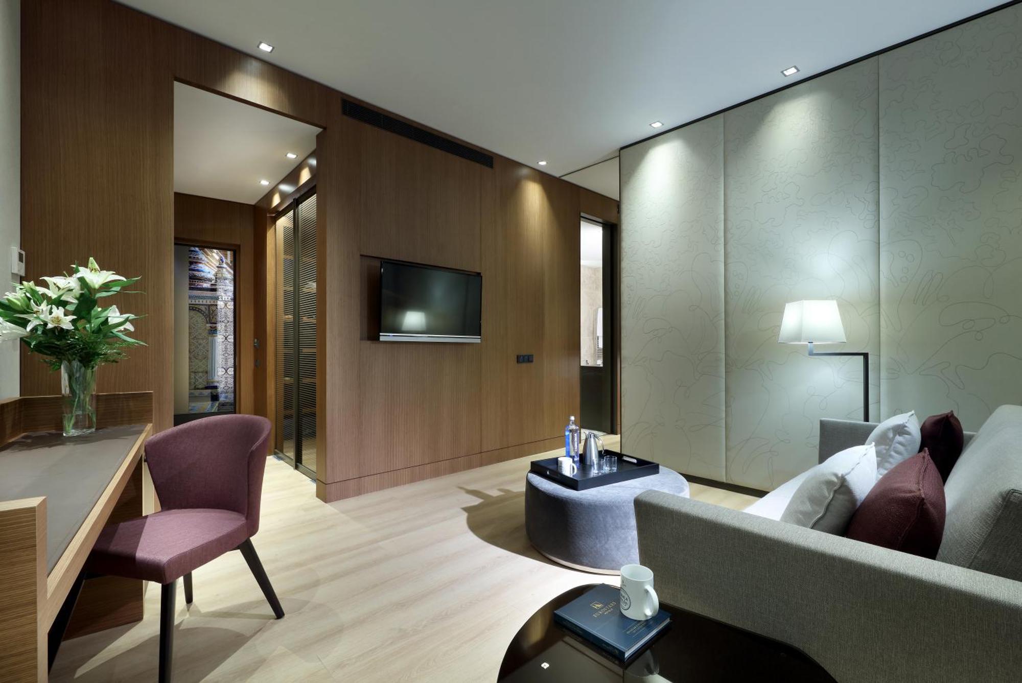 Suite,820394282:JPEG