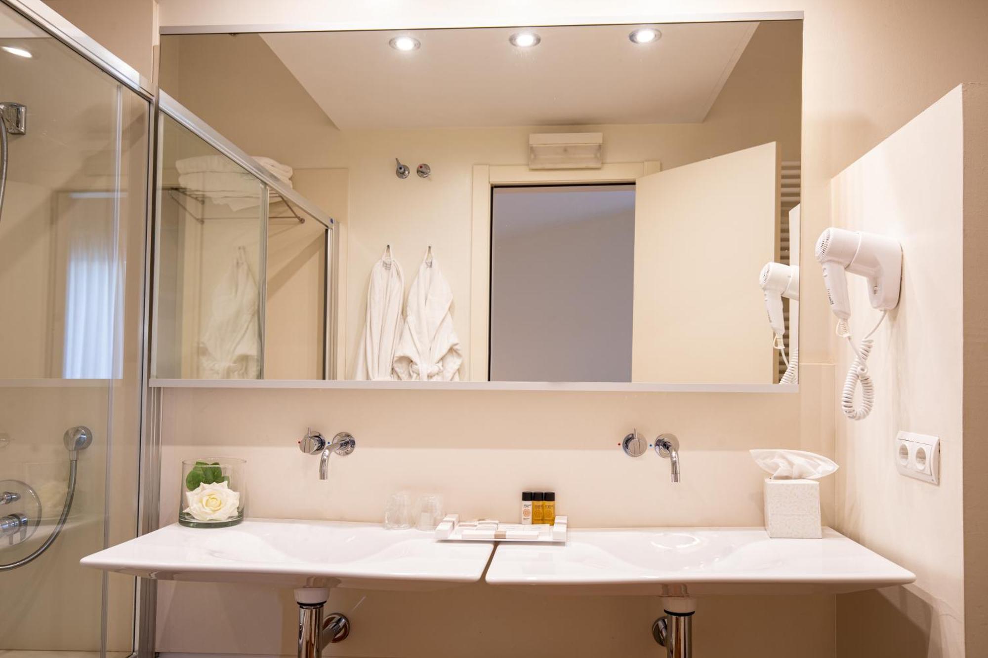 Double Room with Mountain View,1214713045:JPEG