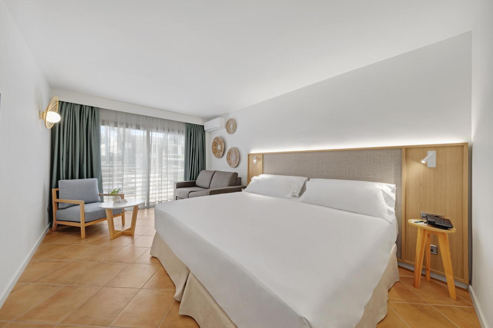 Superior Side Sea View  (2 adults + 1 child),1226812160:JPEG