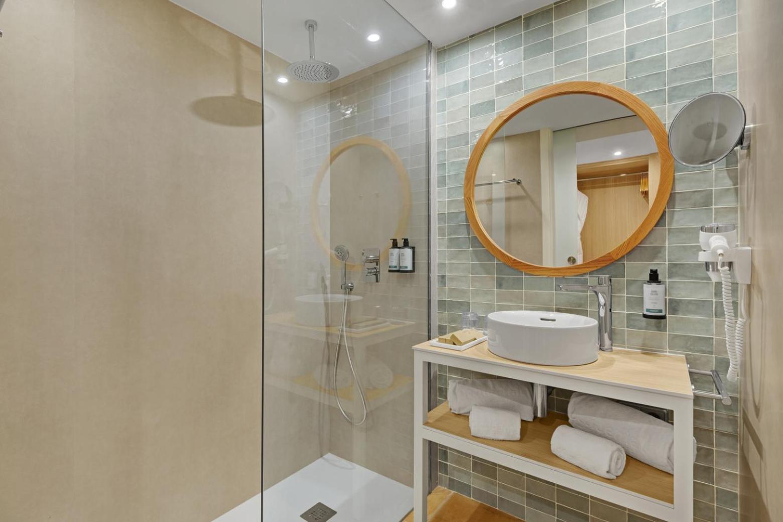 Superior Pool View,1226812196:JPEG