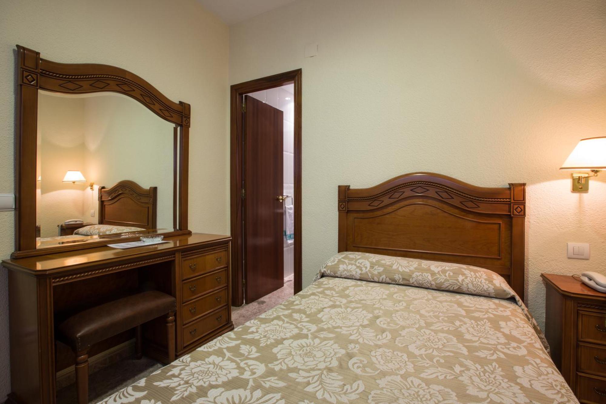 Single Room,1226832737:JPEG