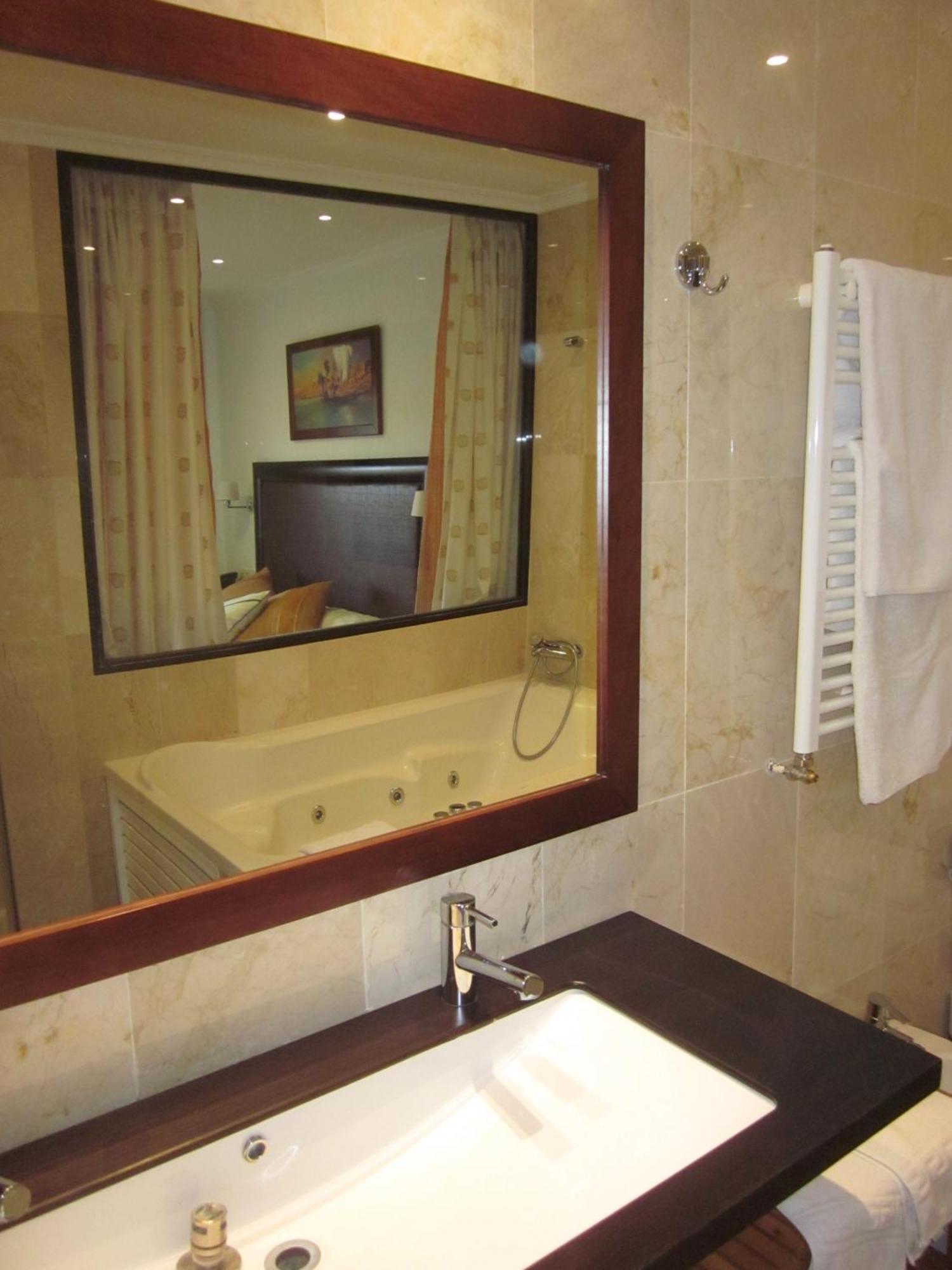 Double or Twin Room,1588083377:JPEG