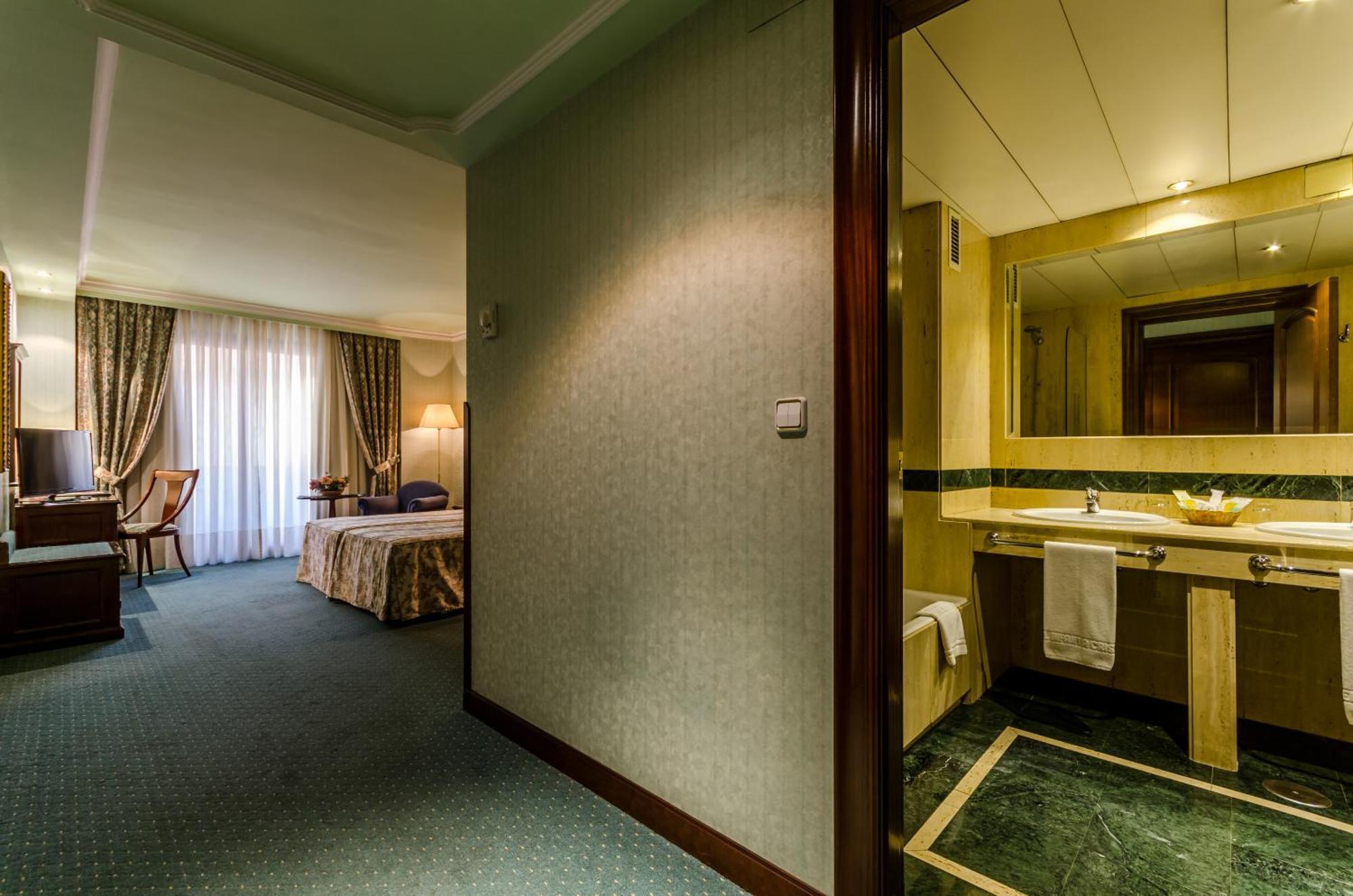 Double or Twin Room,1227207596:JPEG